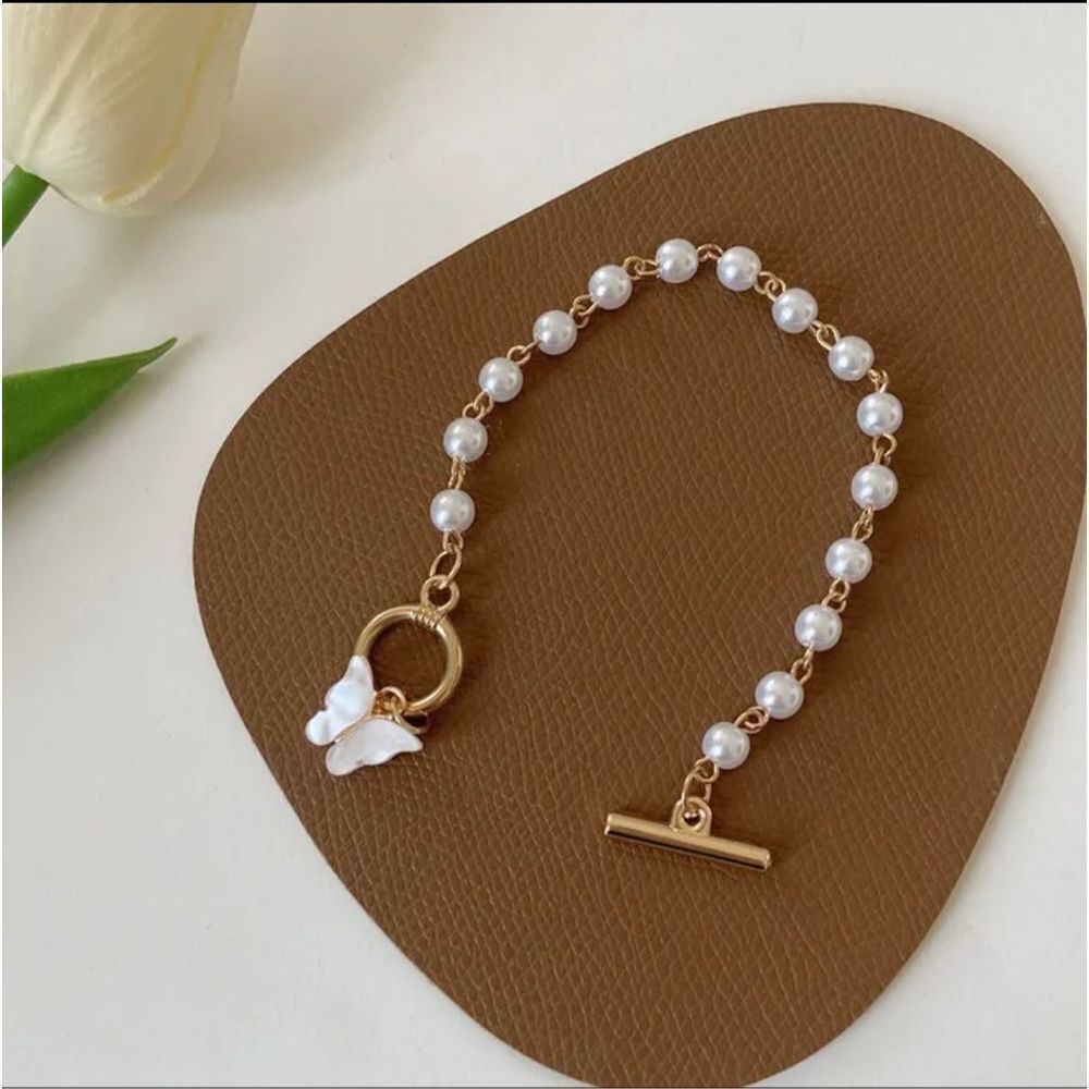 Retro fashion butterfly Pearl bracelet - Picture 4 of 6